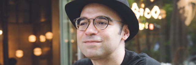 Billingual actor hero crop